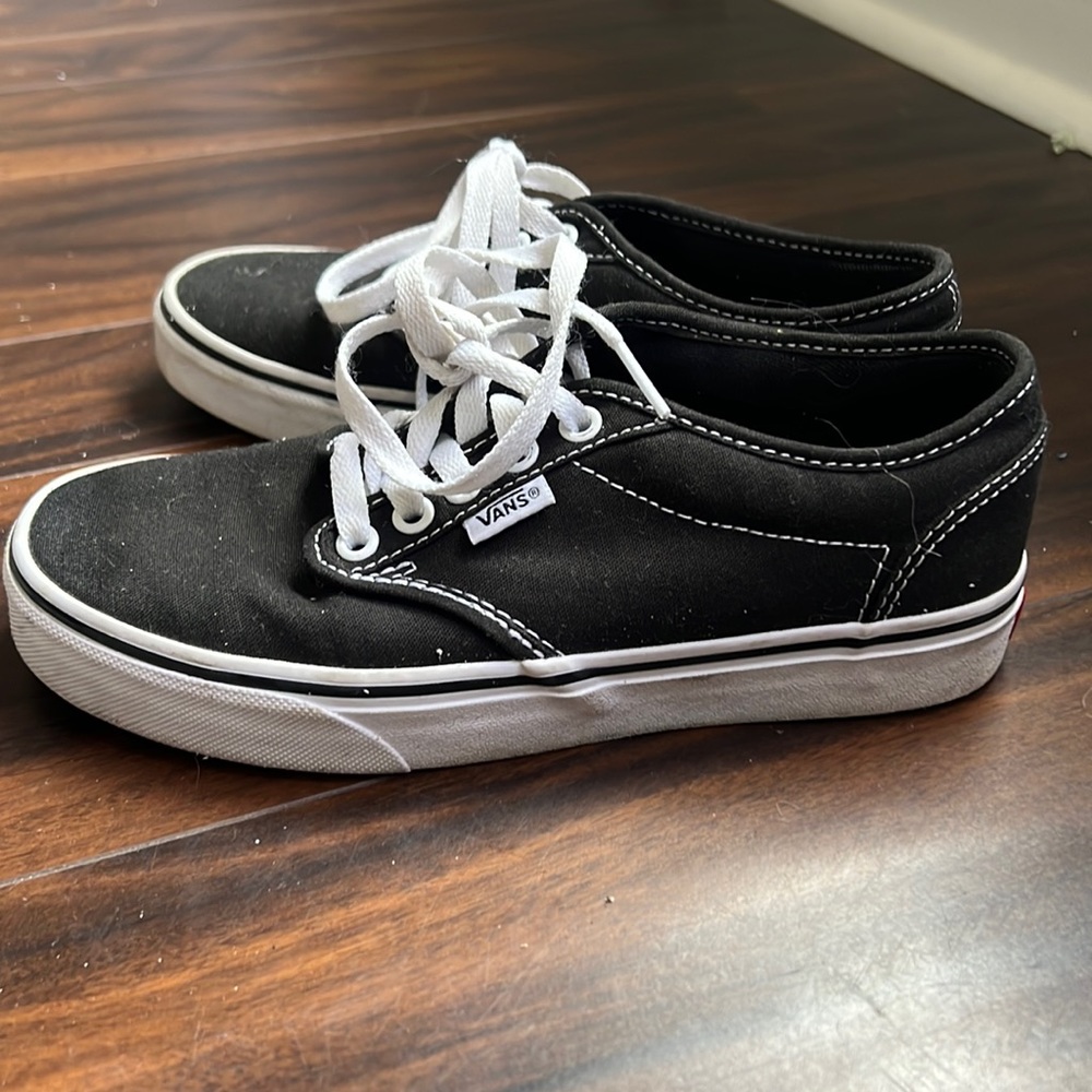 Women’s Vans black size 6.5